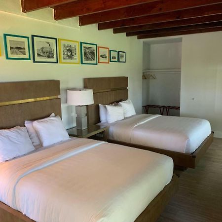Sunset Inn 아일라모라다 외부 사진