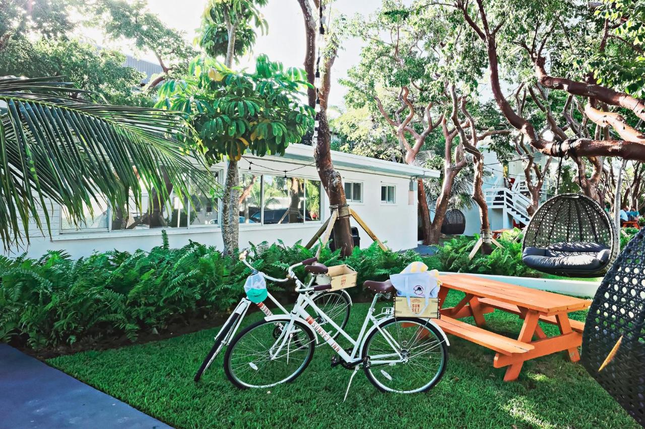 Sunset Inn 아일라모라다 외부 사진