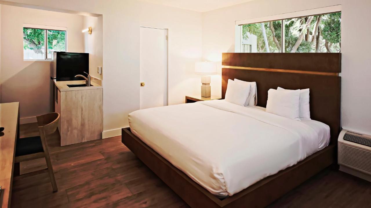 Sunset Inn 아일라모라다 외부 사진